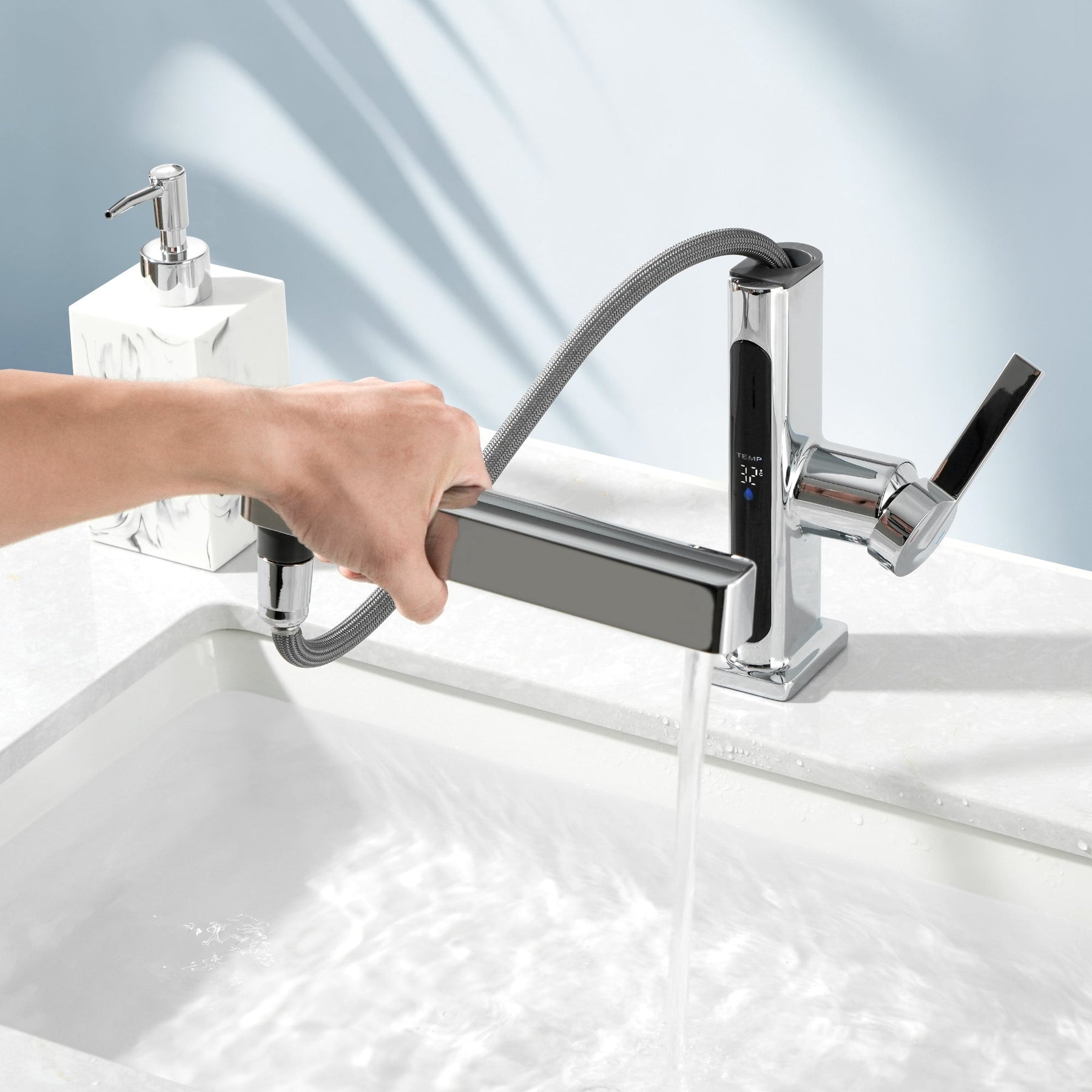 Single-Hole Pull-Out Faucet with Temperature Display