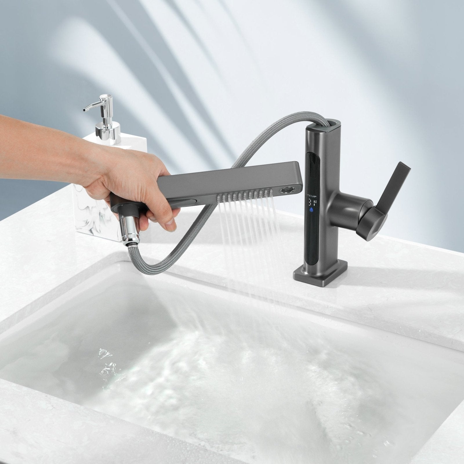 Single-Hole Pull-Out Faucet with Temperature Display